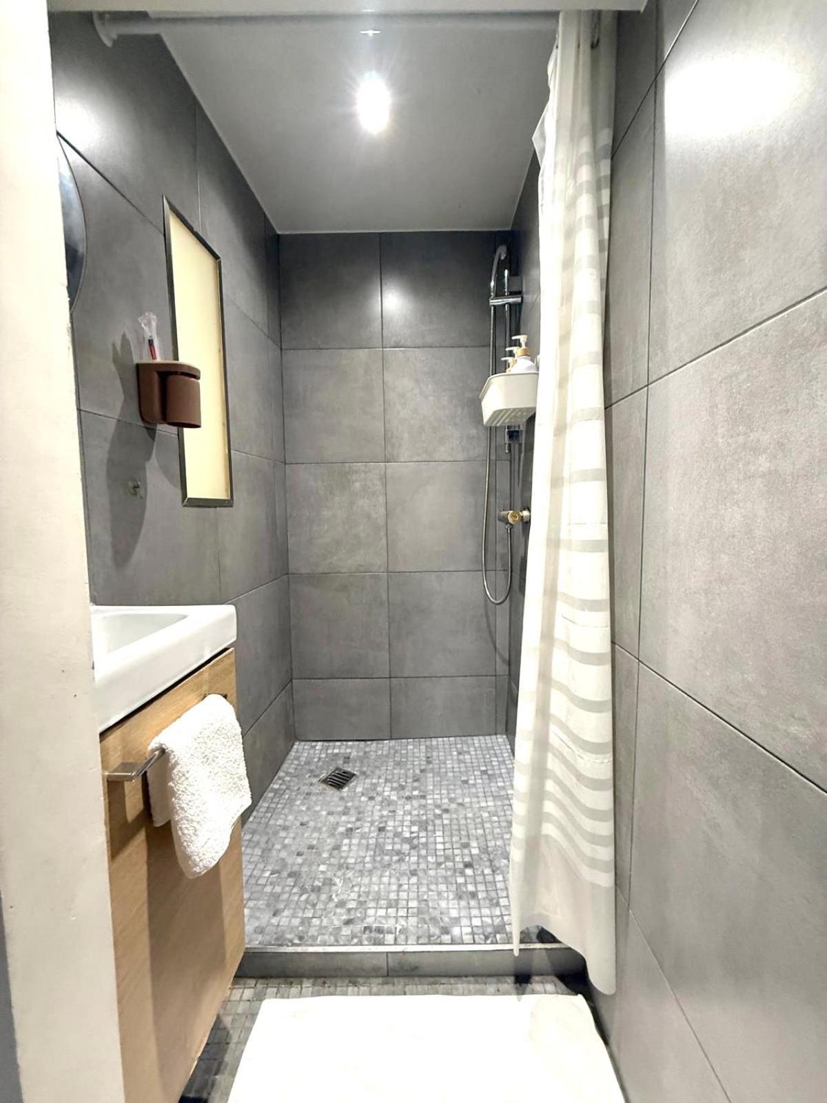 Logement Moderne Avec Jacuzzi Aubervilliers Exterior photo